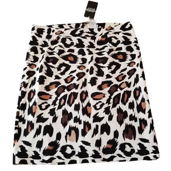 Monroe & Main Dresses & Skirts - Monroe & Main Leopard Skirt, Size 14, NWT